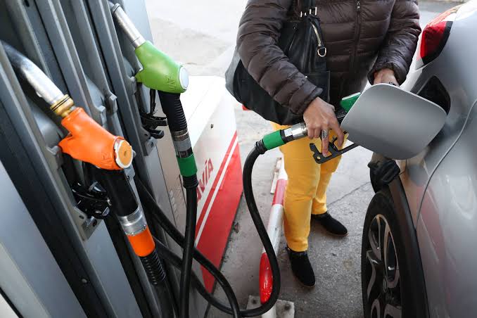 Crise de carburant : la France en alerte