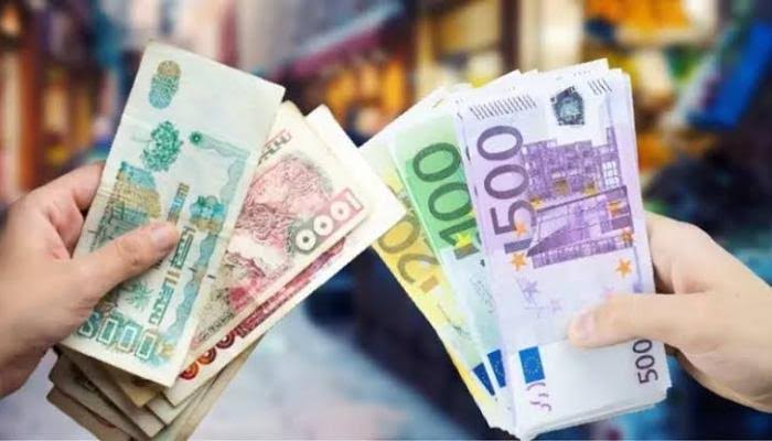 Taux de change euro dollar: le dinars algérien au marché parallèle