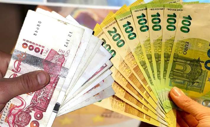 Le taux de change de 100 Euros face en Dinars Algériens