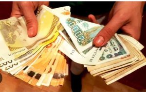 Cours de change du dinar algérien sur le marché noir