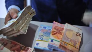 Montant en devises autorisé en voyage : entrée et sortie du dinar algérien
