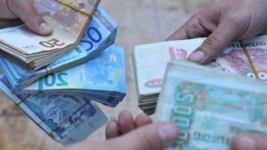 Cours de change du dinar algérien sur le marché noir