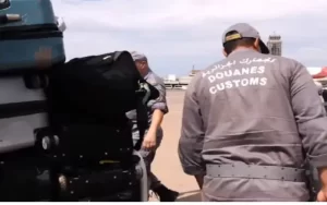 Alicante: la douane interdit la marchandise sur la galerie des véhicules