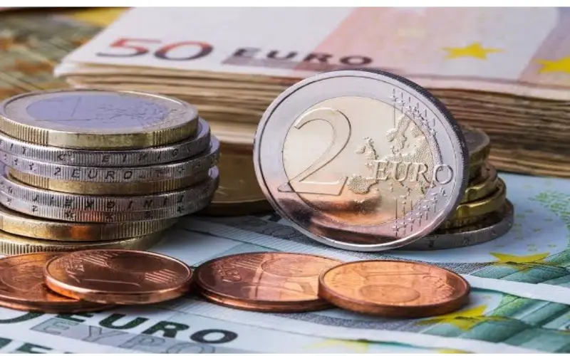 Taux de change : l’euro maintient sa hausse sur le marché parallèle