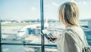 Les transports aériens ont-ils le droit de refouler un voyageur pour un passeport endommagé ?