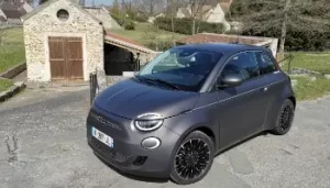 Fiat file vers le tout électrique