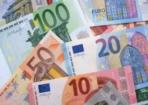 Marché parallèle et officiel des devises : taux de change de 100 euros en dinar algérien