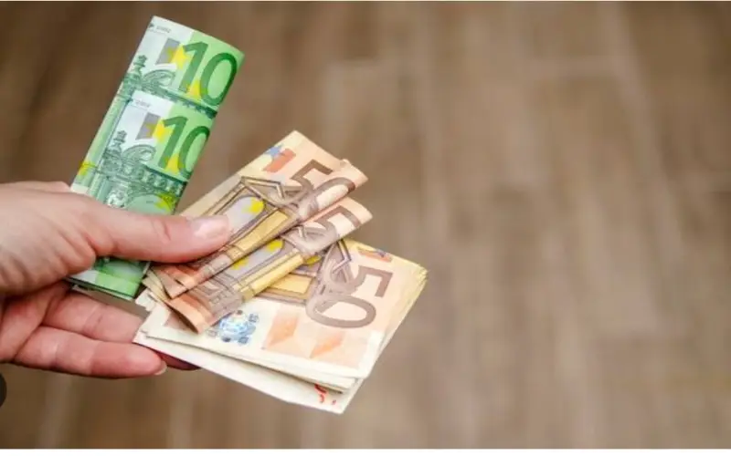 Taux de change – flambée record de l’euro face au dinar: un algérien de France ironise et fait le Buzz (Vidéo)