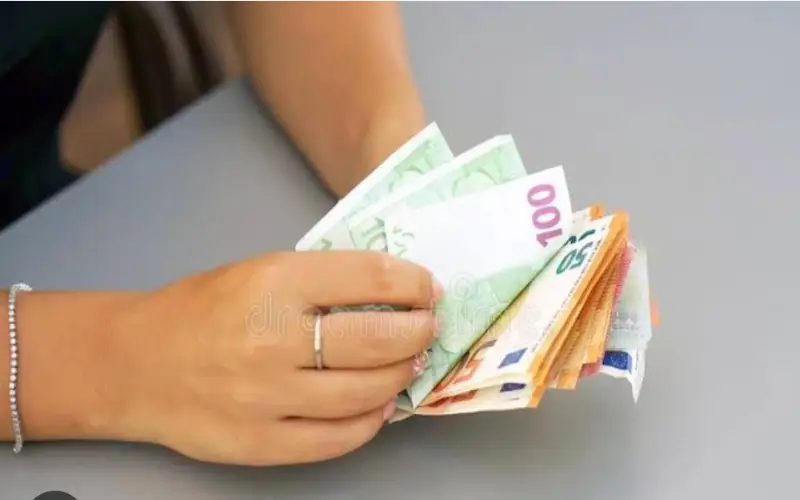 Taux de change : 400 euros en dinars algériens