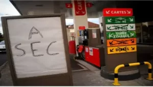 Pénurie d'essence : la liste des stations-service en rupture 2 Pénurie d'essence : la raffinerie de Normandie a été mise à l’arrêt