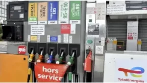 Pénurie d'essence : la liste des stations-service en rupture 4 Carburant : le risque de l’affluence aux stations-service