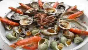 Légumes, viandes cuites, fruits de mer et autres aliments préparés