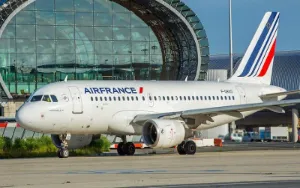 Voyage en avion vers l'Algérie : une décision choquante prise par Air France 4 Vols vers l'Algérie : les justifications d'Air France