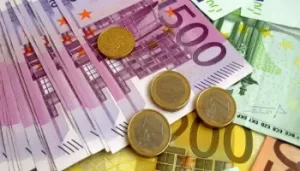 Square Port-Saïd : voici le prix de 100€ en dinar algérien