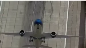 Décollage d’un avion : un spectaculaire décollage d’un Boeing B757 à la verticale