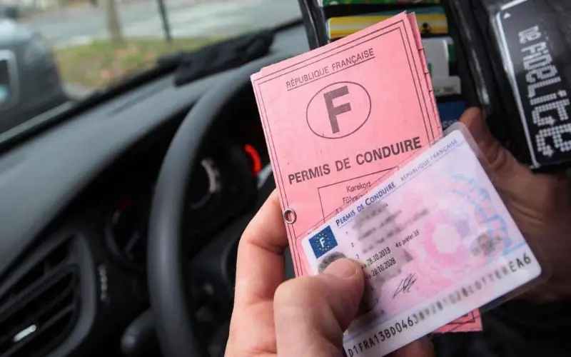 Permis de conduire 2023: les démarches à suivre pour obtenir la version plastifiée