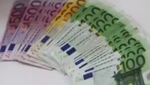 La monnaie à bord : absence totale du dinars algériens